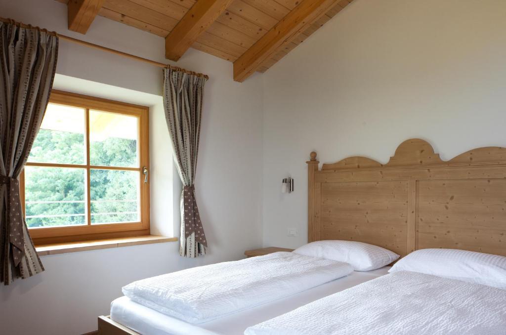 Coronata Haus Roncegno Room photo